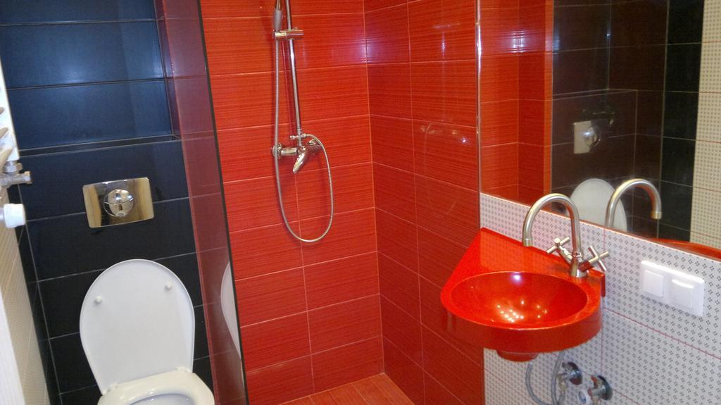 Studiospanie Studio Kapitana Z Balkonem Na Parterze Gdansk Oda fotoğraf